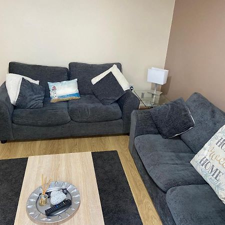 Cosy 3-Bedroom House, Stones Throw To Beach Weymouth Exteriör bild
