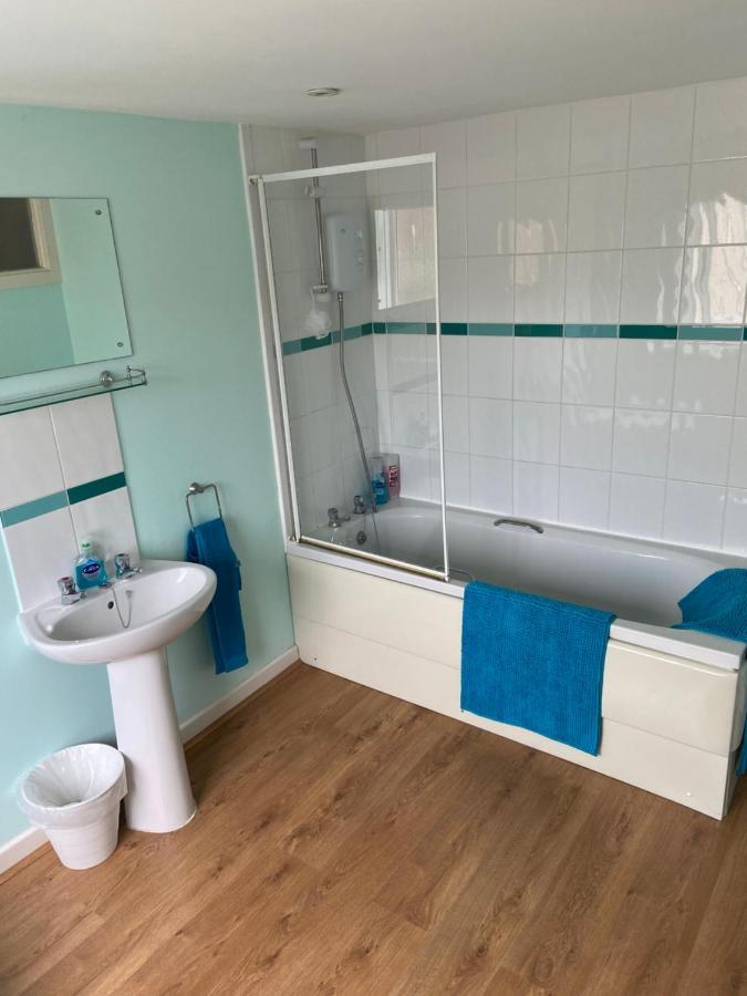 Cosy 3-Bedroom House, Stones Throw To Beach Weymouth Exteriör bild