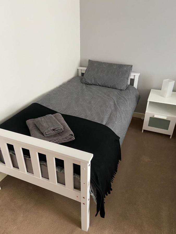 Cosy 3-Bedroom House, Stones Throw To Beach Weymouth Exteriör bild